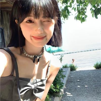 冰属性男子与酷酷女同事